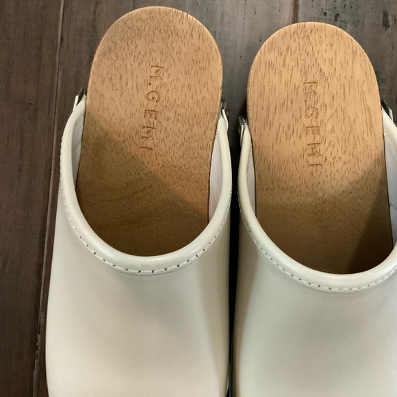 M. Gemi The Greta Ivory Leather Studded Lightweight Platform Clog 35.5 US 5.5 - Picture 3 of 8